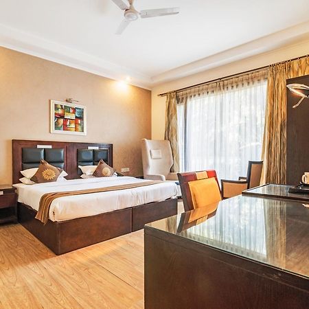Royal Residence Mg Road Gurgaon Eksteriør bilde
