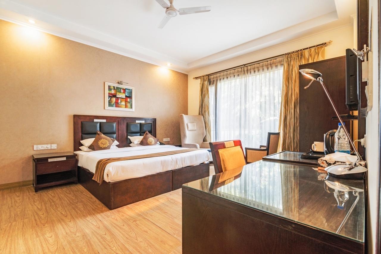 Royal Residence Mg Road Gurgaon Eksteriør bilde