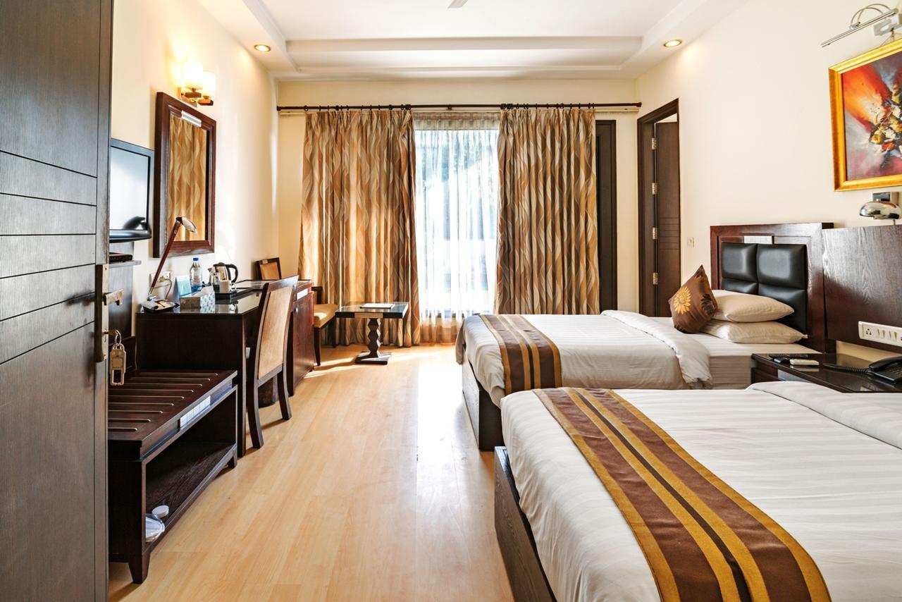 Royal Residence Mg Road Gurgaon Eksteriør bilde