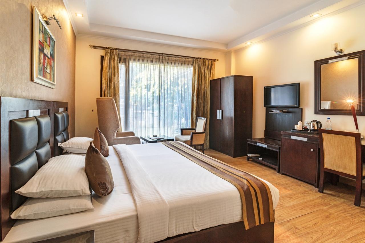 Royal Residence Mg Road Gurgaon Eksteriør bilde