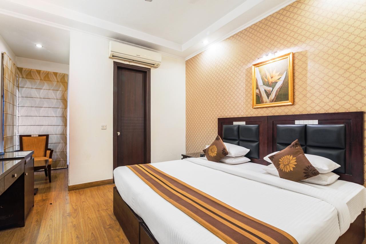 Royal Residence Mg Road Gurgaon Eksteriør bilde