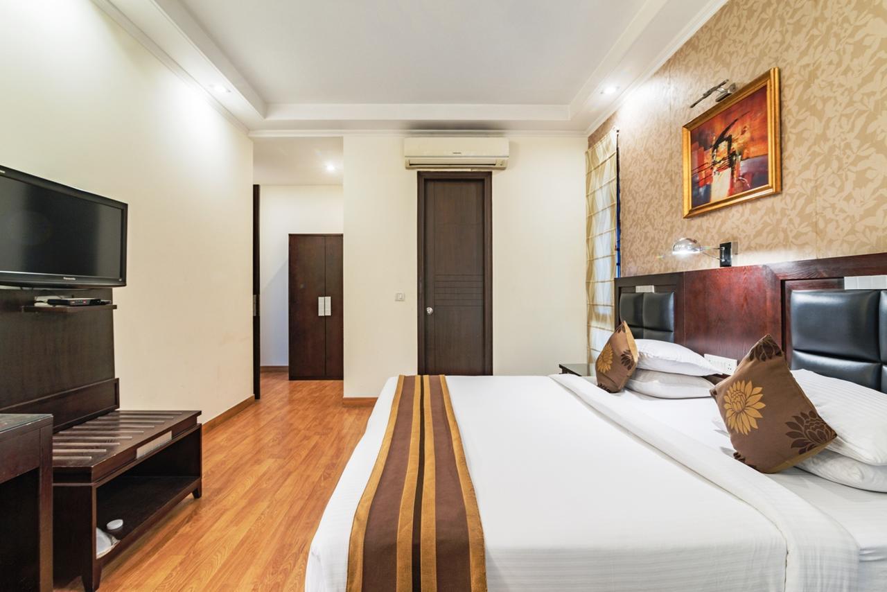Royal Residence Mg Road Gurgaon Eksteriør bilde