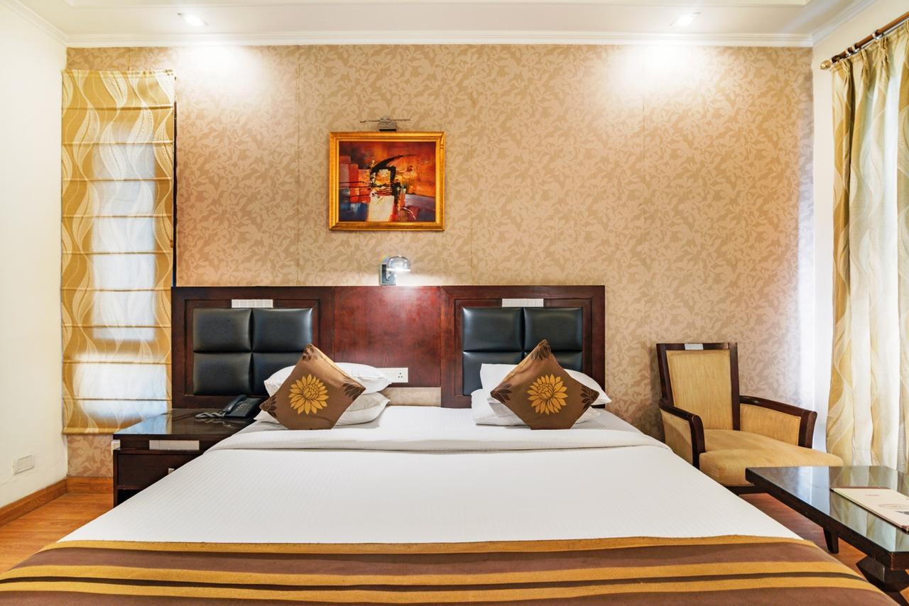 Royal Residence Mg Road Gurgaon Eksteriør bilde