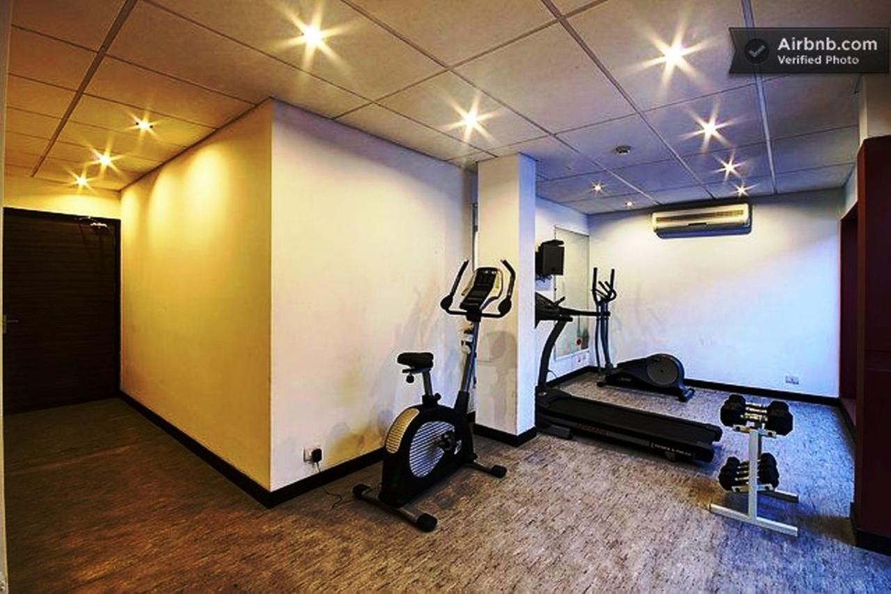 Royal Residence Mg Road Gurgaon Eksteriør bilde