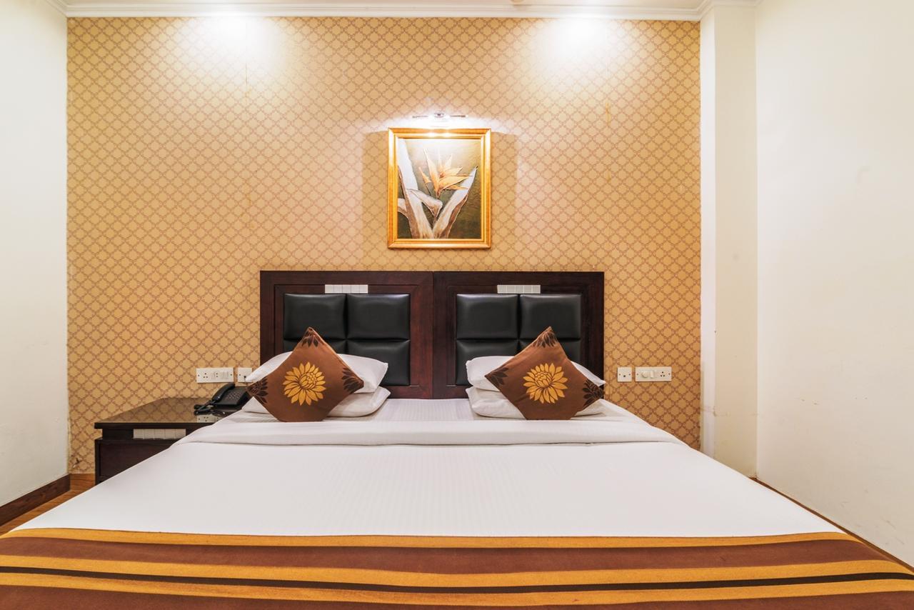 Royal Residence Mg Road Gurgaon Eksteriør bilde