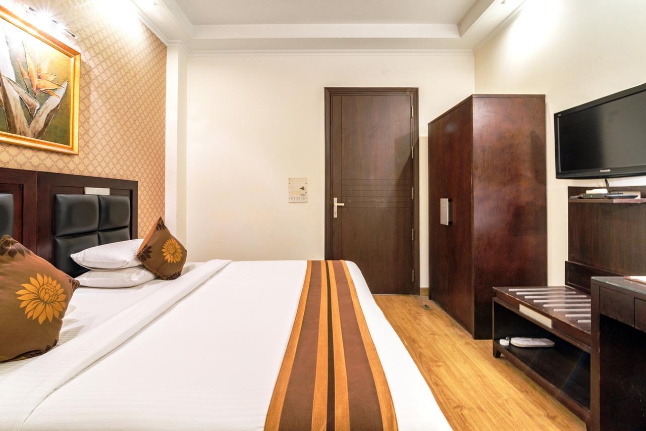 Royal Residence Mg Road Gurgaon Eksteriør bilde