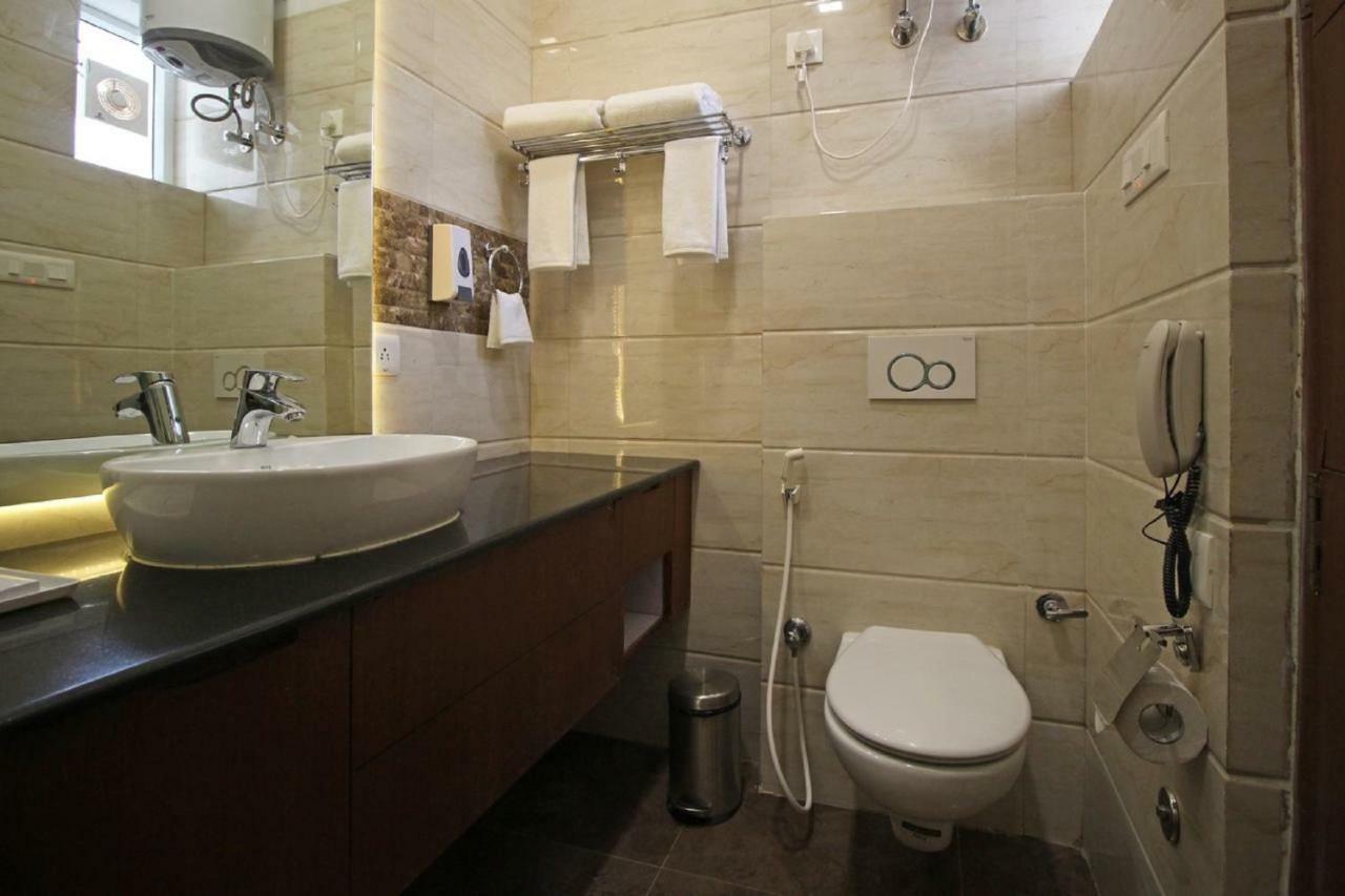 Royal Residence Mg Road Gurgaon Eksteriør bilde